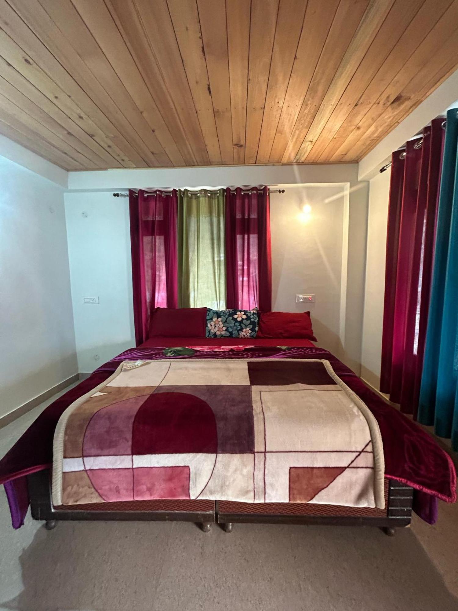 New Brahma Cafe Guest House Kalgha Exterior photo