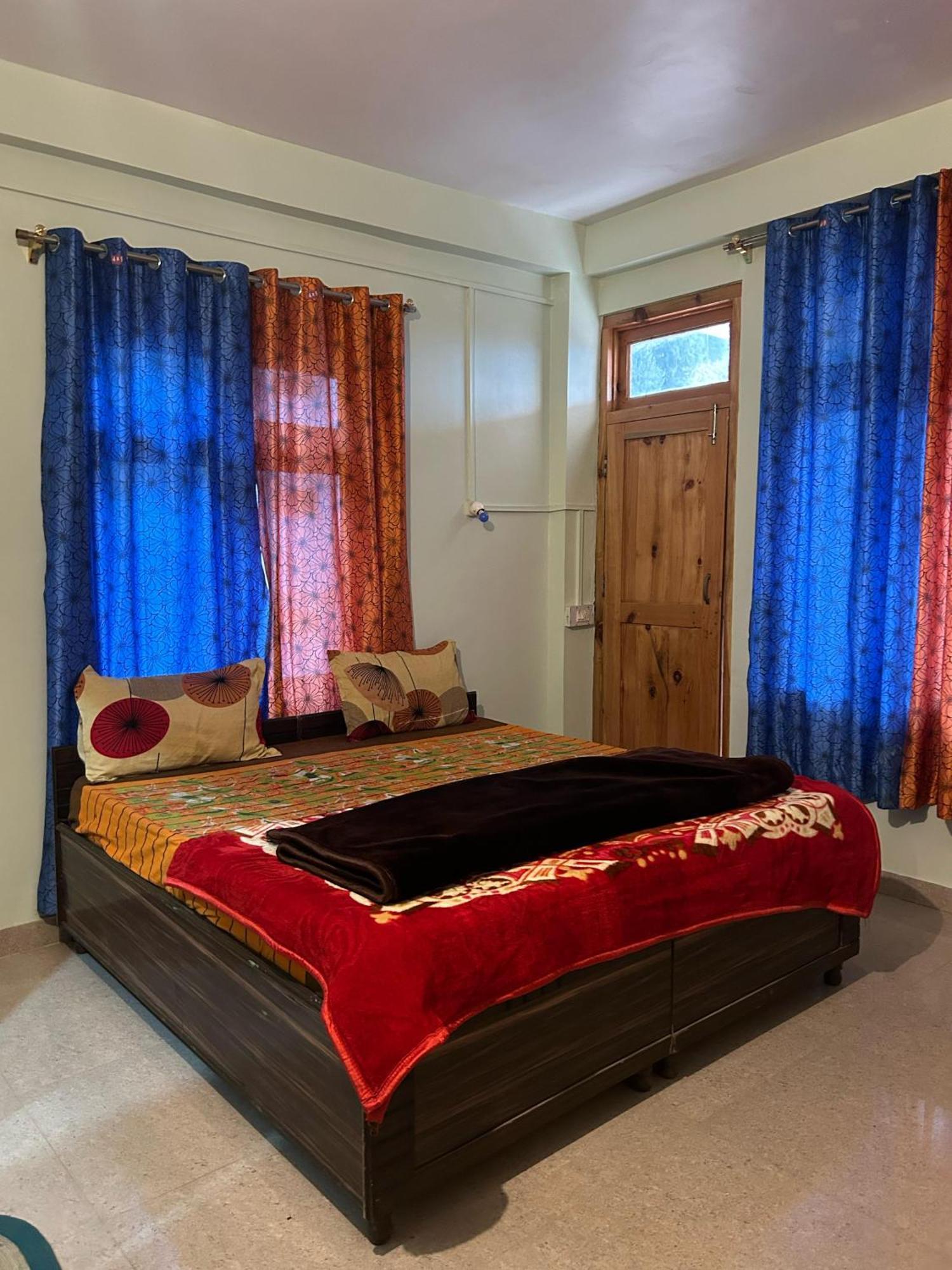 New Brahma Cafe Guest House Kalgha Exterior photo