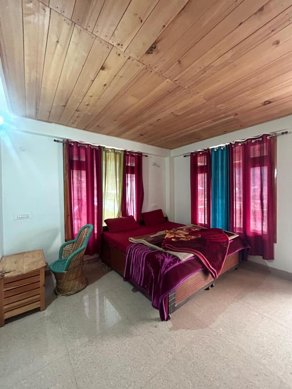 New Brahma Cafe Guest House Kalgha Exterior photo